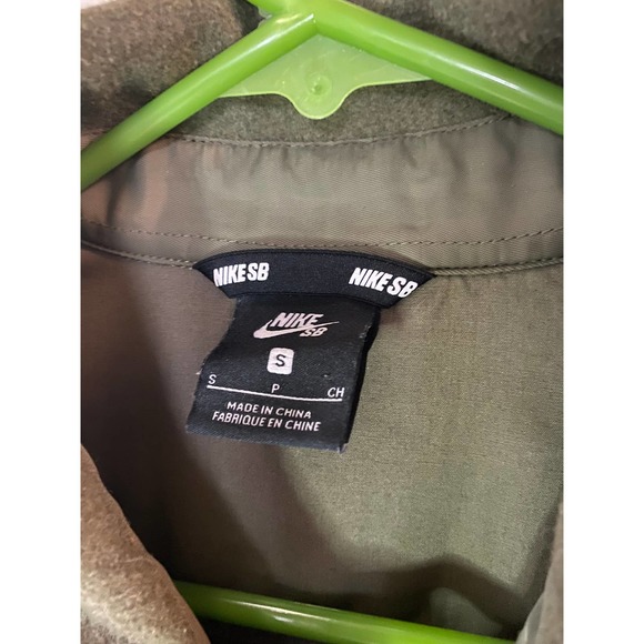 Size S Nike SB Holgate shirt button down olive green lined - Picture 4 of 5